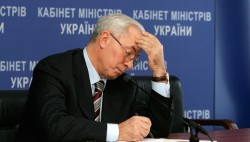 Азаров уже знает, за что попросит прощения