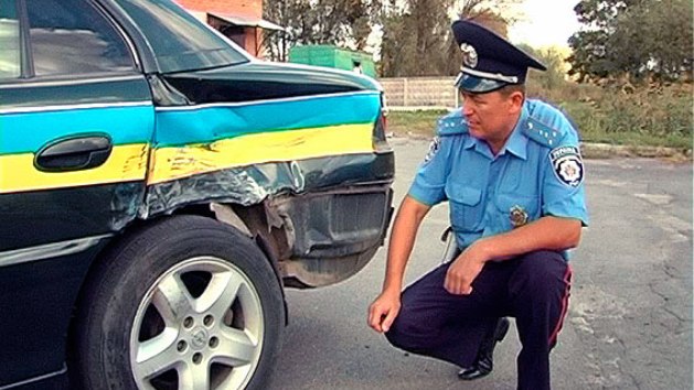 Пьяный водитель «BMW» в Киеве наехал на гаишников в прямом и переносном смысле. +ВИДЕО