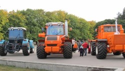 Харьковский тракторный завод возвращается к работе