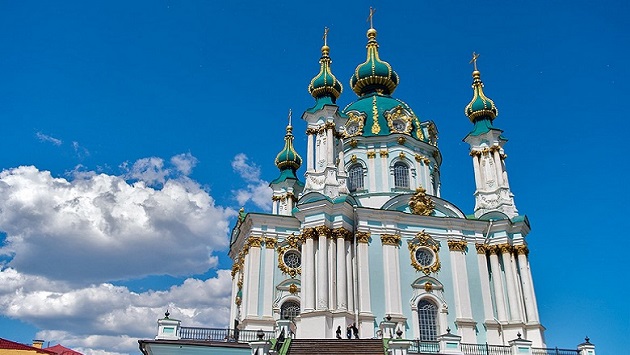 В Андреевской церкви проходит первая литургия под руководством Вселенского патриархата (ВИДЕО)