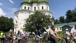 В Нежине велосипедный крестный ход проехал по всем храмам города