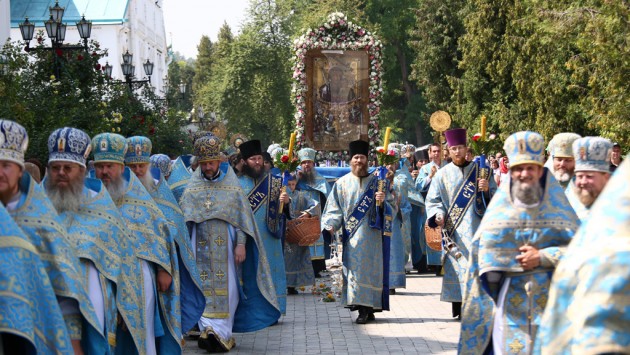 Тысячи православных в Святогорской лавре отметили день Святогорской иконы Богородицы