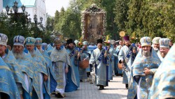 Тысячи православных в Святогорской лавре отметили день Святогорской иконы Богородицы