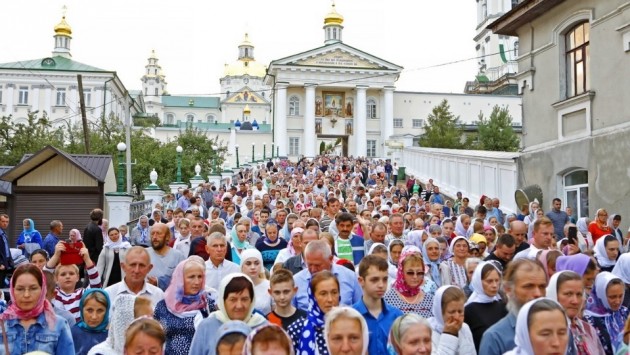 В Почаеве начались торжества в честь обретения мощей преподобного Иова