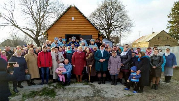 На Ровенщине освятили новый храм УПЦ вместо захваченного представителями ПЦУ