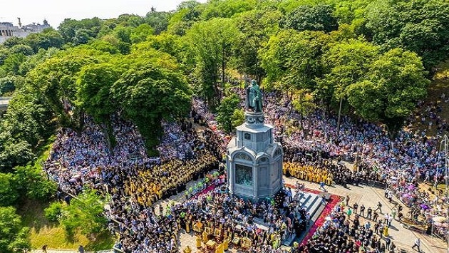 Патриарх Кирилл отметил в УПЦ сплоченность епископов, духовенства и верующих