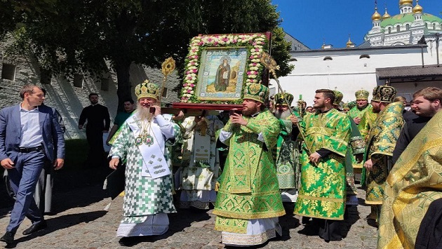 У Києво-Печерській лаврі віруючі УПЦ святкують день пам'яті преподобного Антонія - засновника обителі